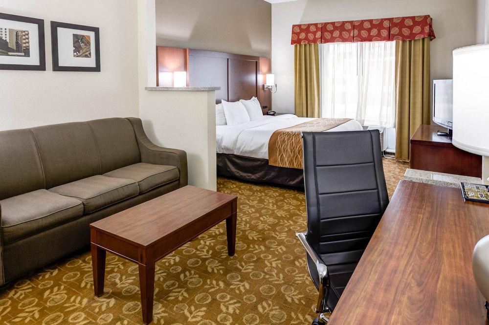 Comfort Suites Kansas City-Либърти Екстериор снимка