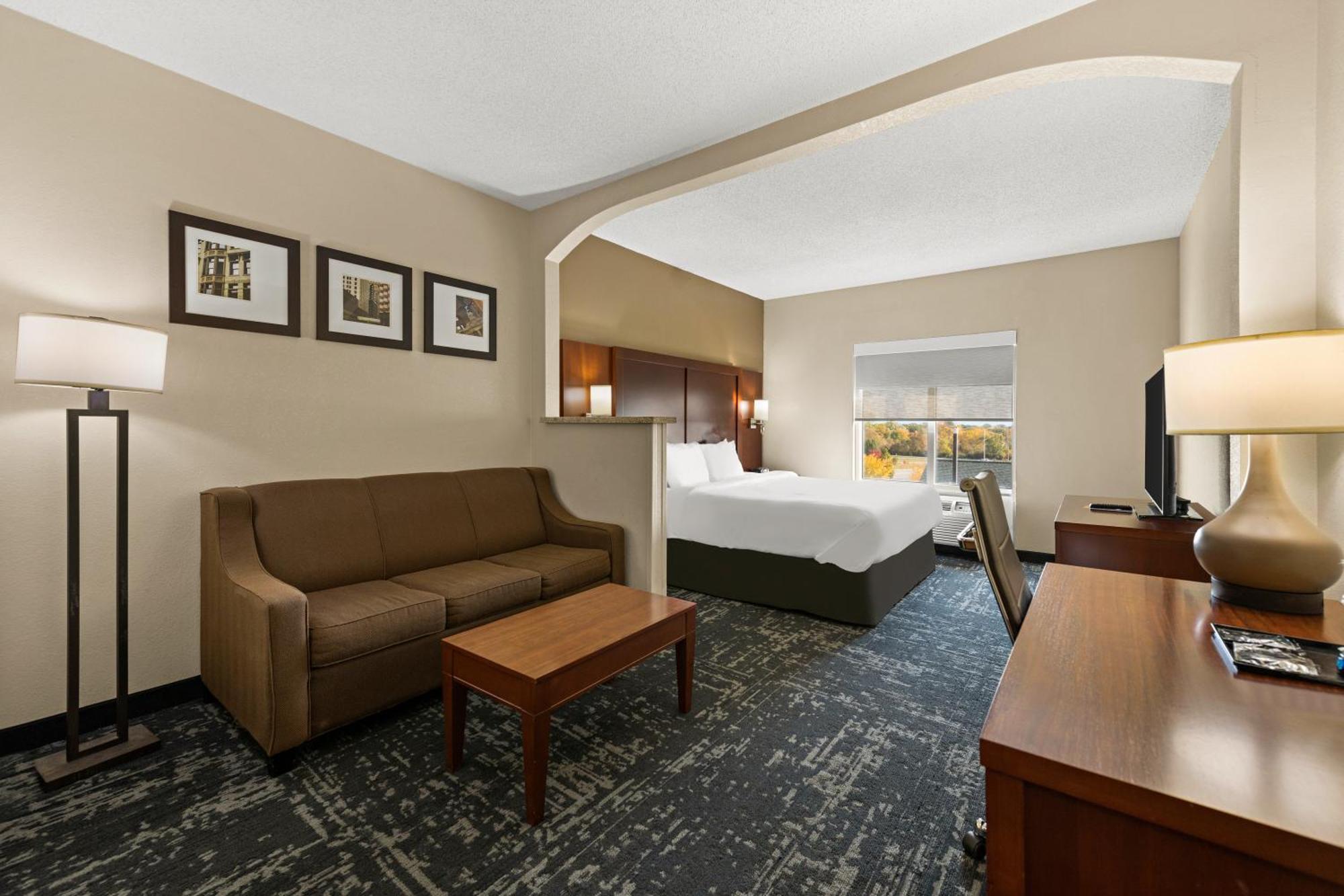 Comfort Suites Kansas City-Либърти Екстериор снимка